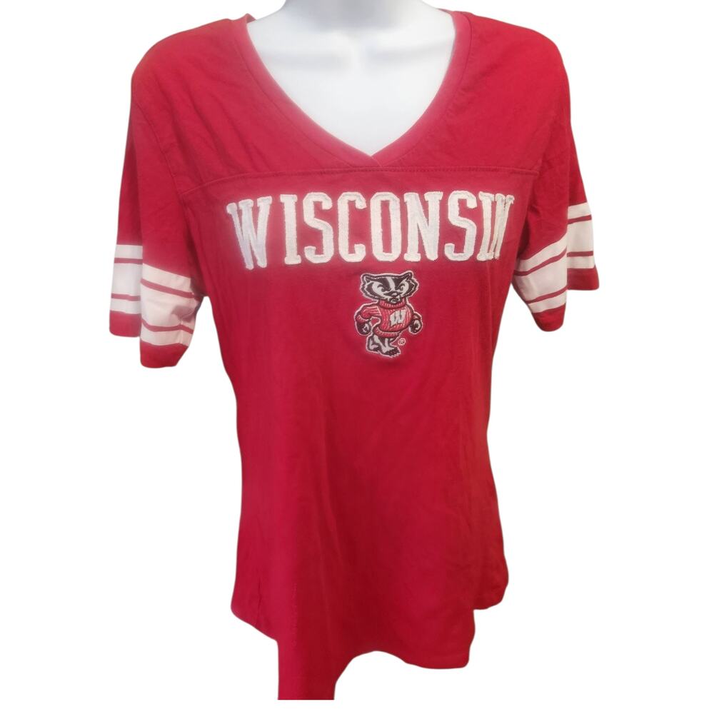 Campus Heritage Wisconsin Badgers Red V-Neck Graphic T-Shirt‎ Junior Size Large